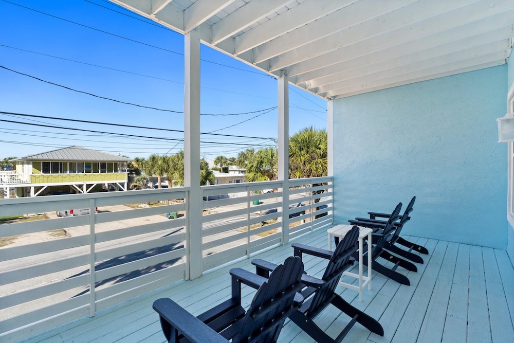 Beach House - Sunset Paradise by PHG
