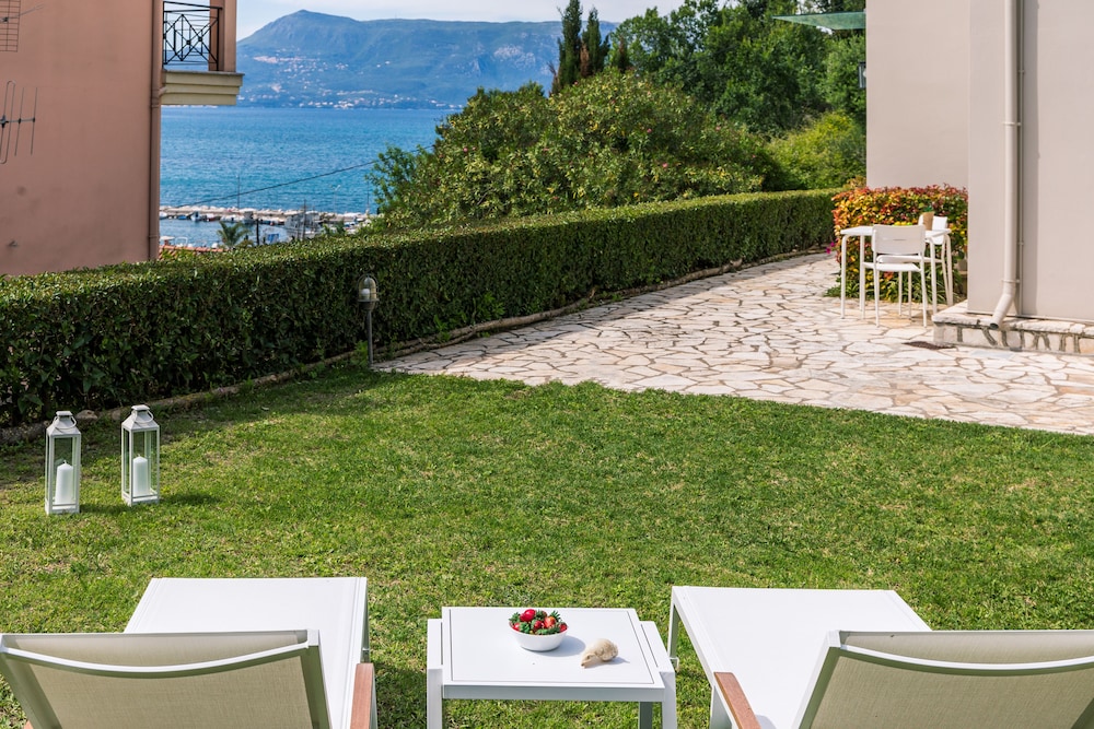 Seaview Luxurious Apartment near Corfu Town - Adults Only By Konnect photo 2