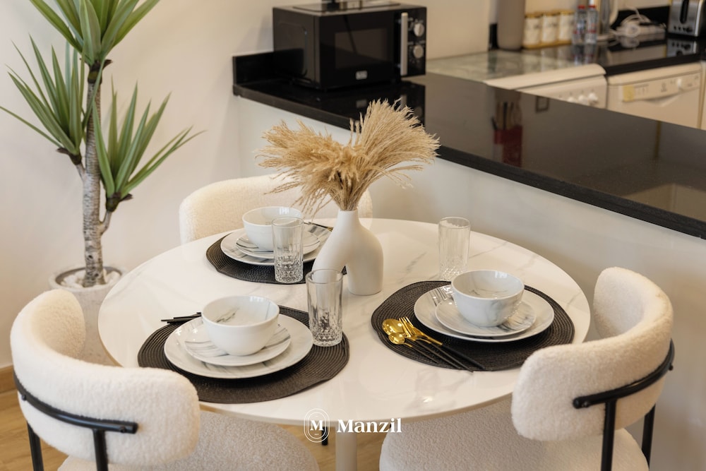 Manzil -1BR w Pool nr Dubai Sports City