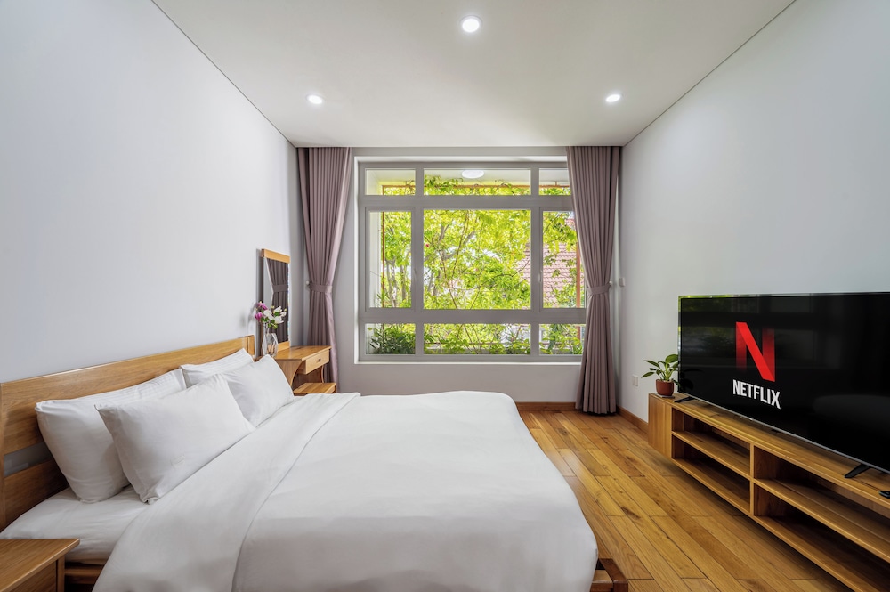 Thao Dien Garden Villa 5BR Luxury Oasis
