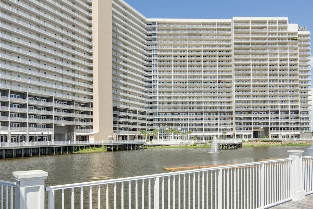Laketown Wharf by Book That Condo