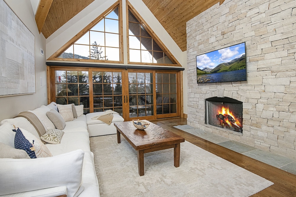 Vail Mountain View #402 4 Bedroom Condo