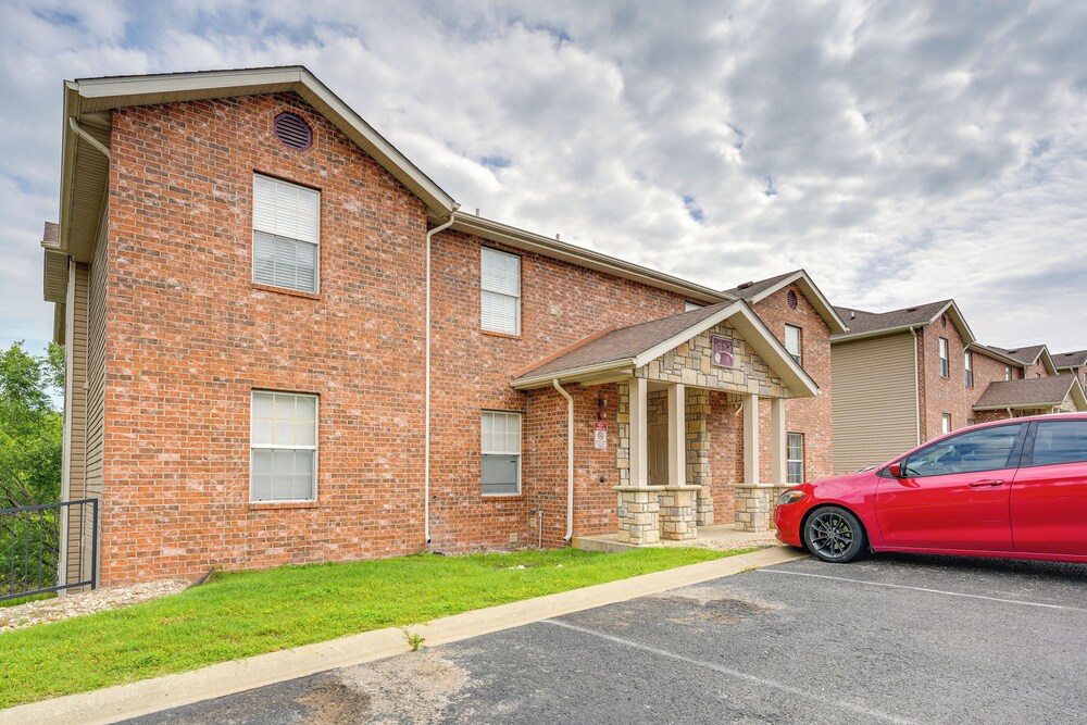 Mtn-view Gem w/ Hot Tub Access: Branson Condo view 4