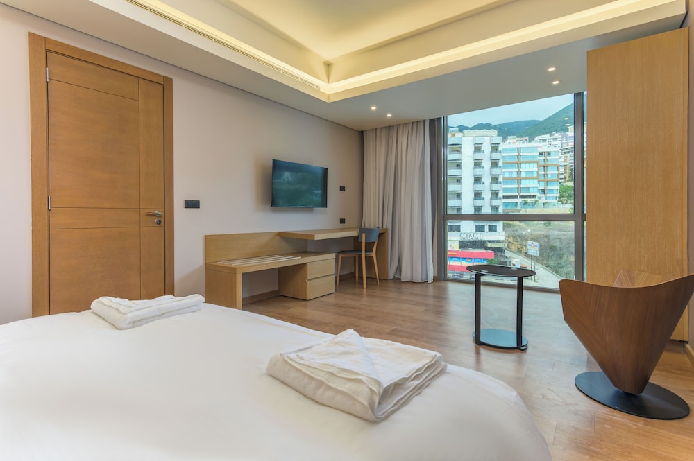 Jounieh Living - Residences by Local Host