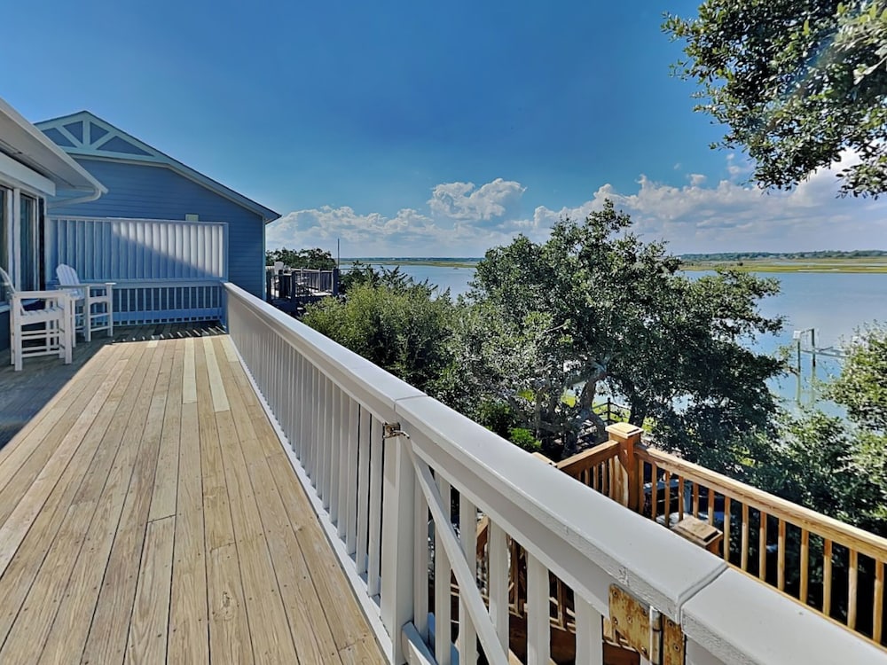 Shady Beaches by Topsail Realty