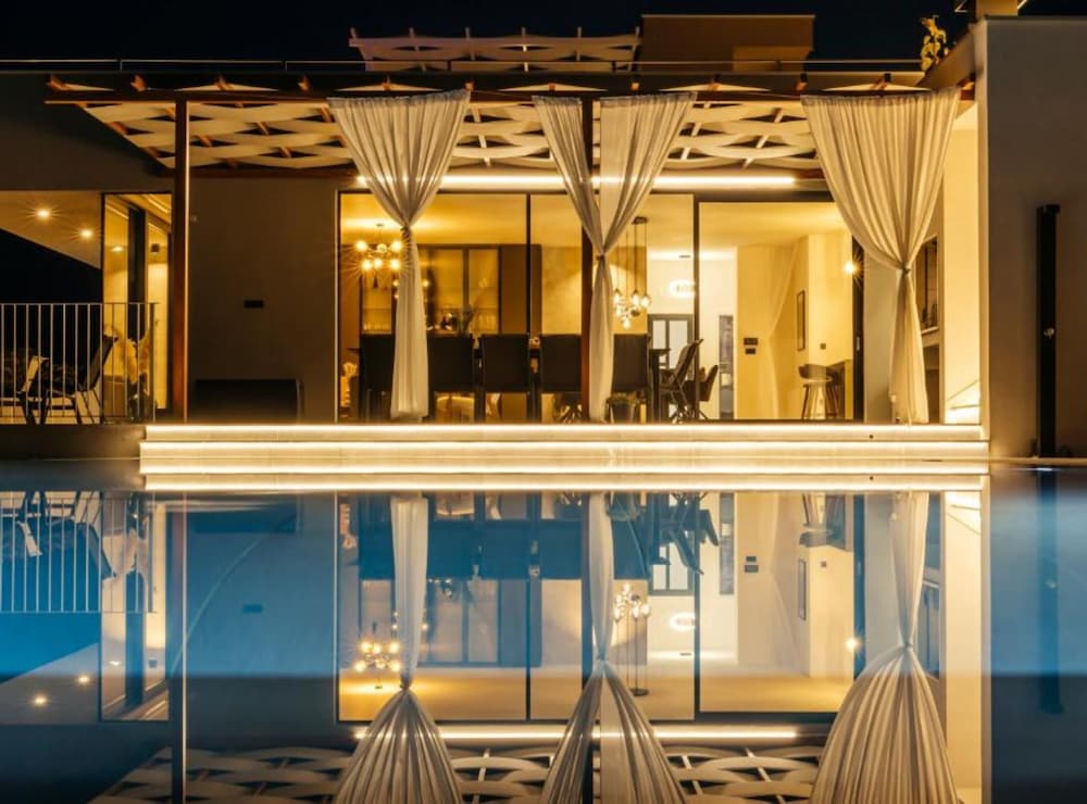 Luxury Villa Lara with Heated Pool, Hot-Tub and Sauna