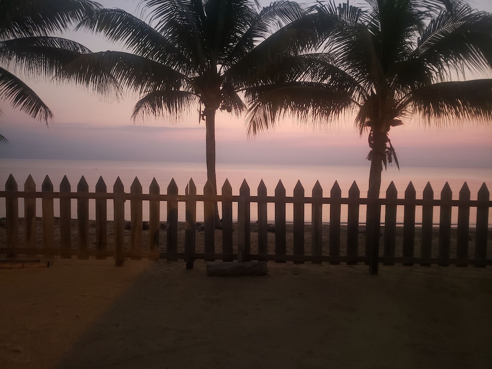 Belize Vacations - Pal's on the Beach - A Gold Standard Hotel - Property Image 24