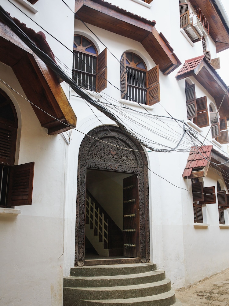 Ten to Ten Stone Town - Hostel