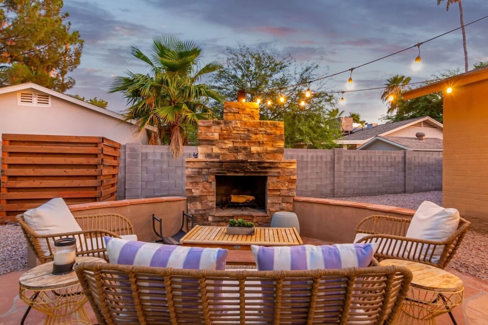 Greenway Oasis Heated Pool Spa Mural Putt Grn