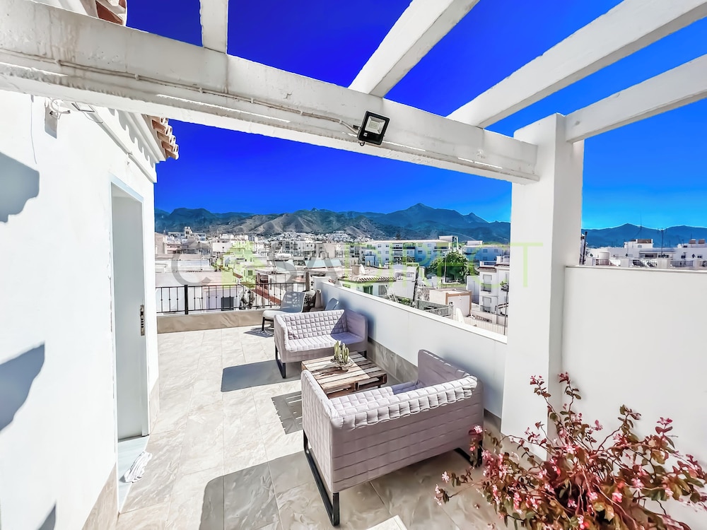Cd-1382 Two Bedroom Apartment With Terrace
