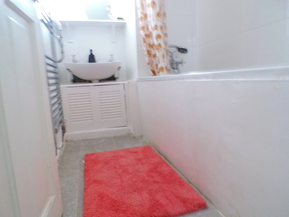 Apartmentsleeps7-paddington-balcony-bbq-ac