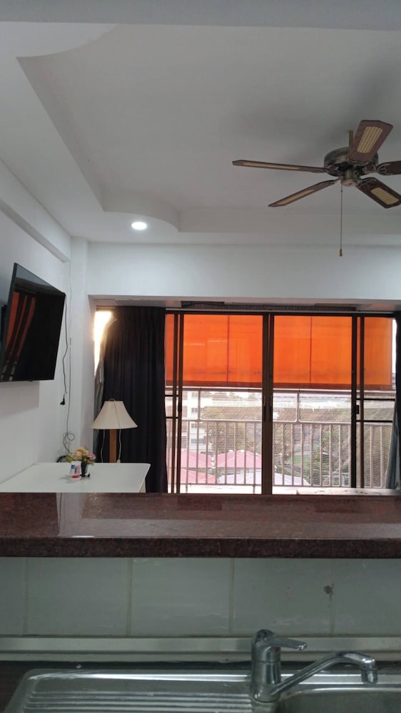Sombat Condo Seaview 1 Bedroom