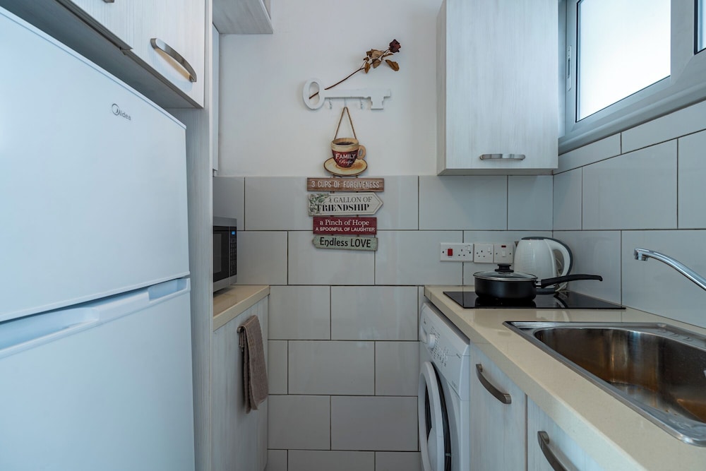 Berries 1-BR Apt in Larnaca