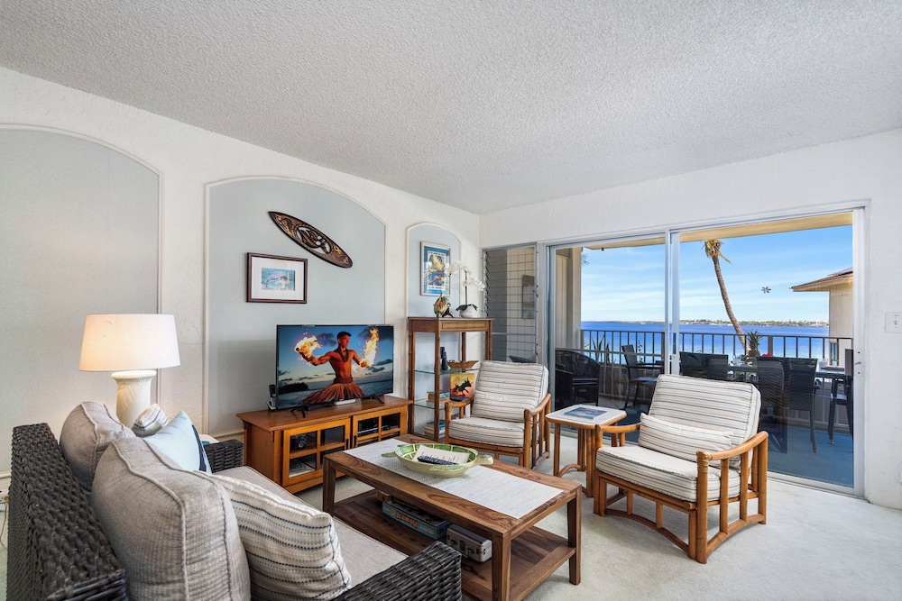 Beautiful Ocean Views - Close to Town - Wifi - Vrkcv
