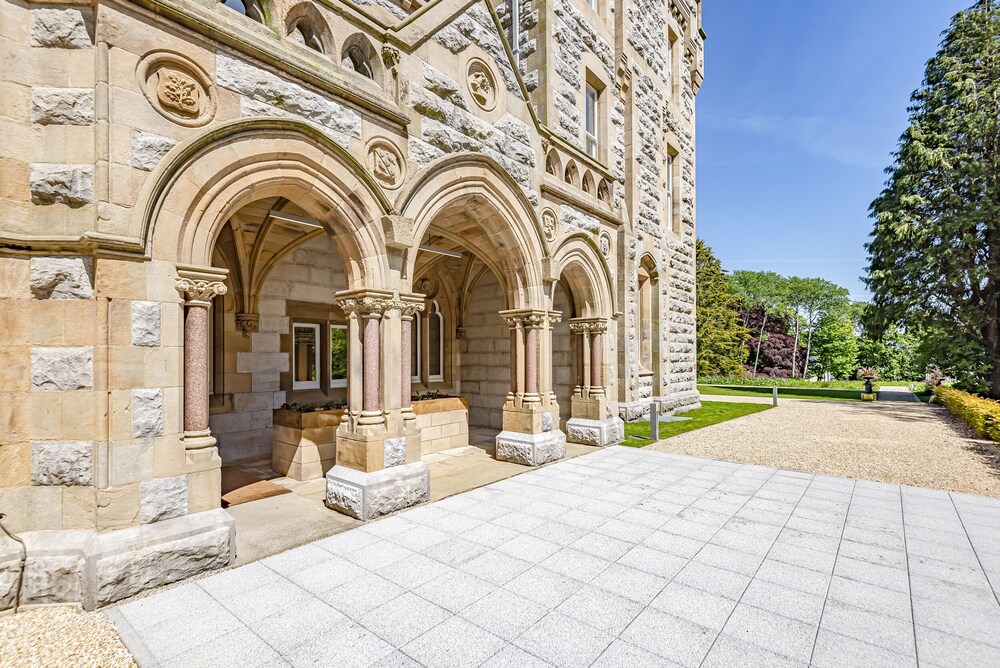The Mary Maude Suite Stone Cross Mansion