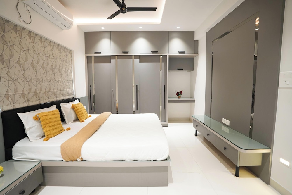 Aurelia Apartment By Red Olive 4bhk 30min Hitech