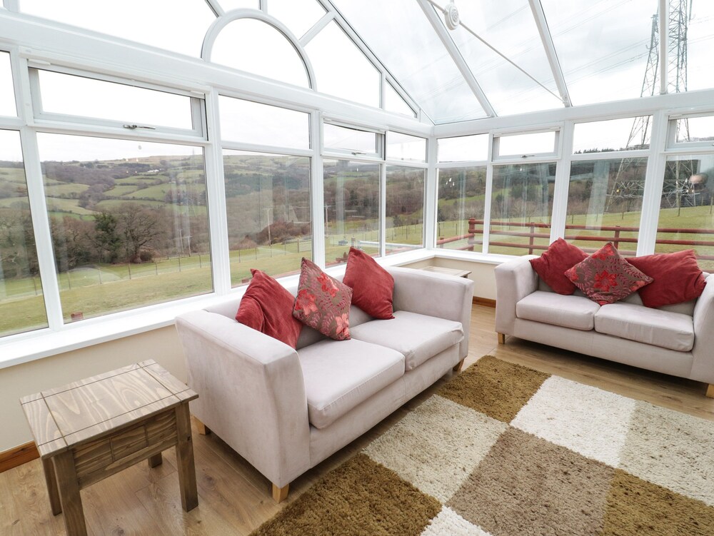 Bryn Derw Holiday Cottage
