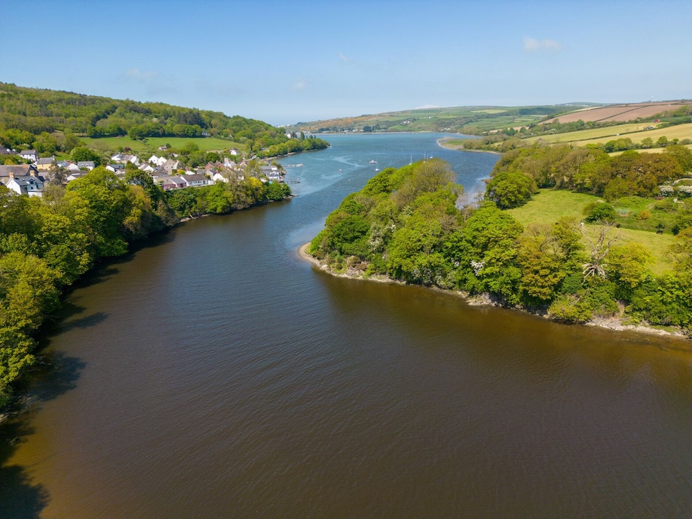 Teifi Villa