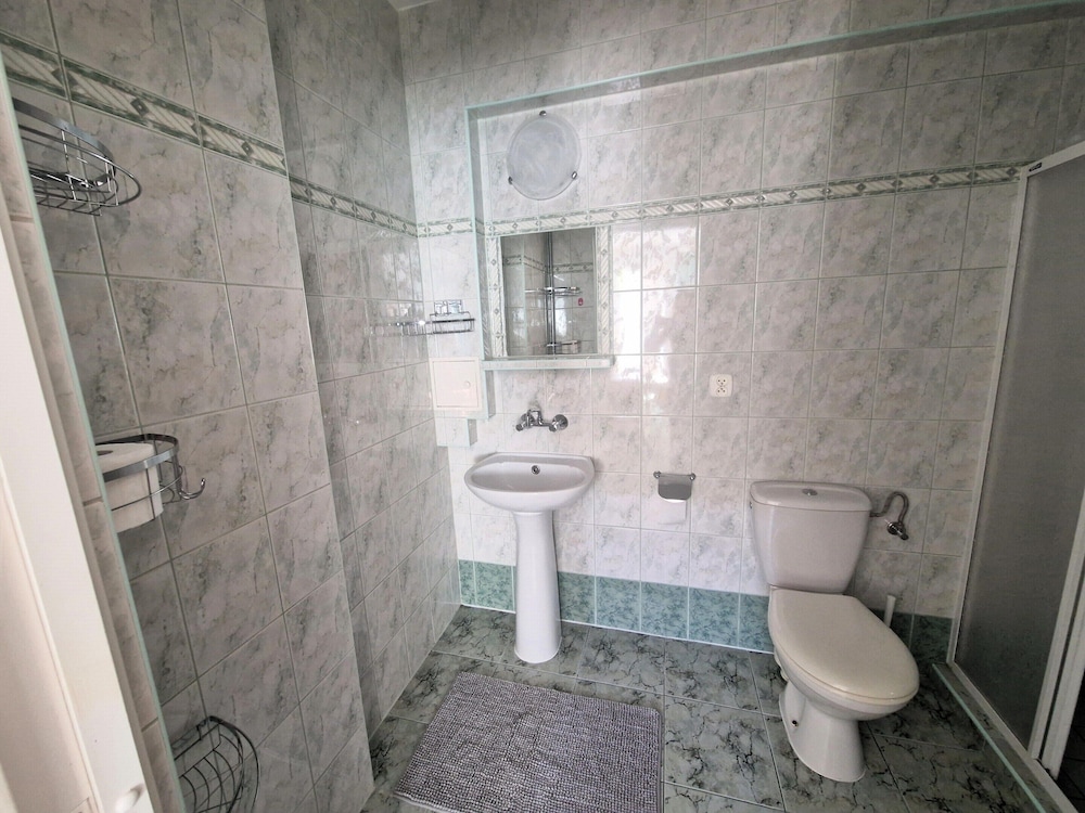 Comfortable Double Room by the Promenade