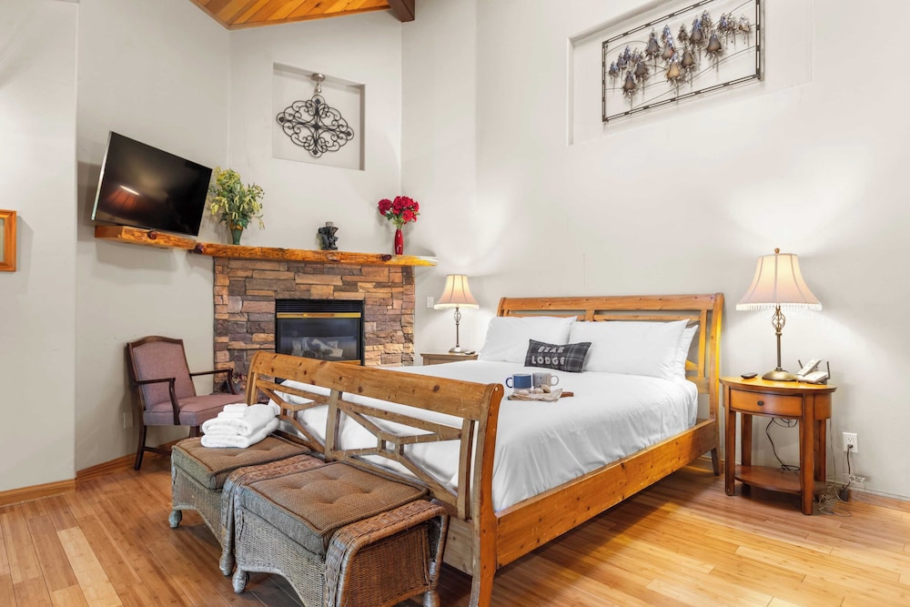 The Fairway Hideaway by Avantstay Game Room, Outdoor Dining & Near Lake Arrowhead