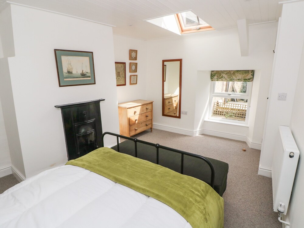 10 Westgate Hill