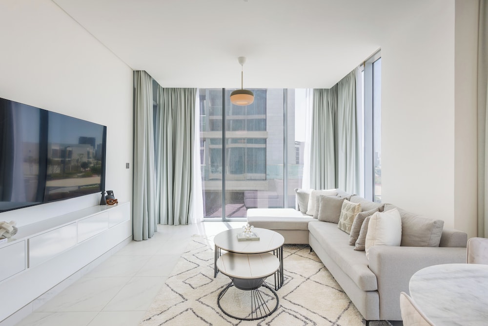 Charming 1BR Apt - Near Downtown Dubai