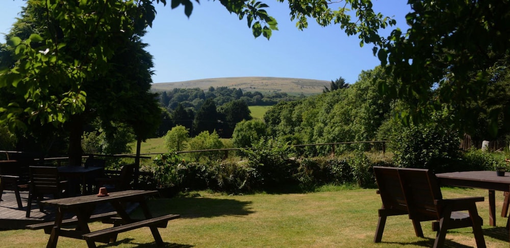 The Oxenham Arms