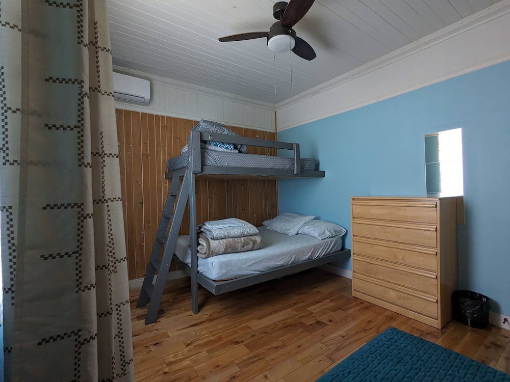 Levis Vacations - Auberge Jeunesse LouLou's Backpacker Hostel - Property Image 38
