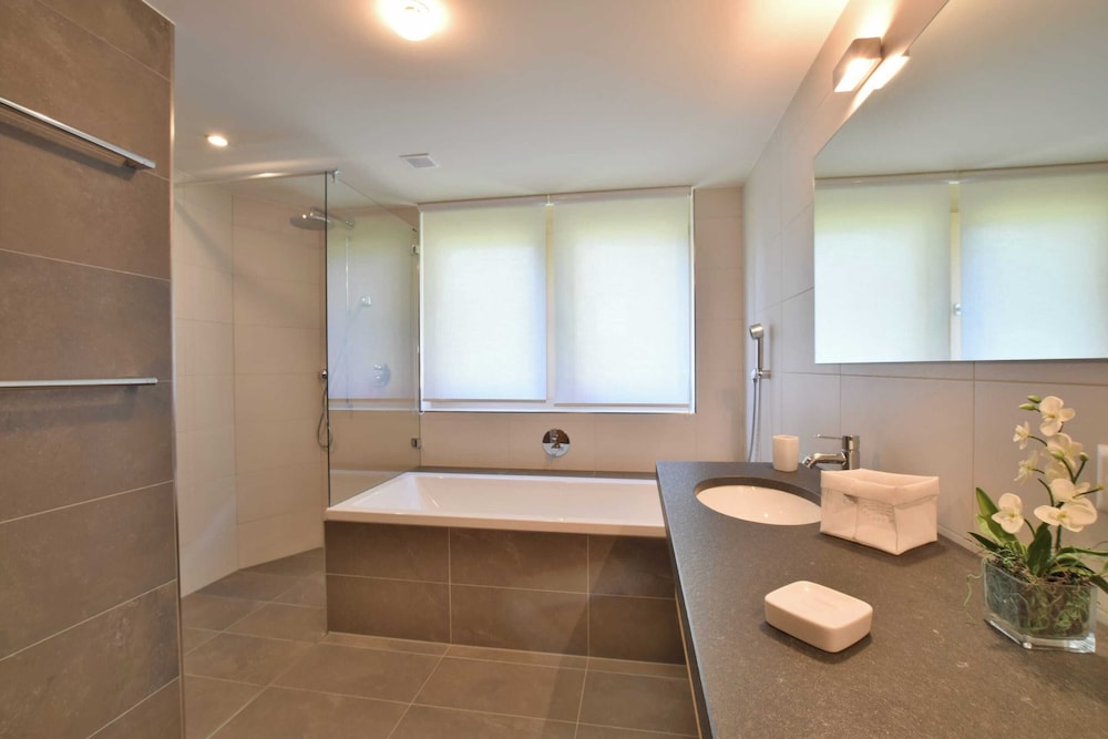 Royal B26