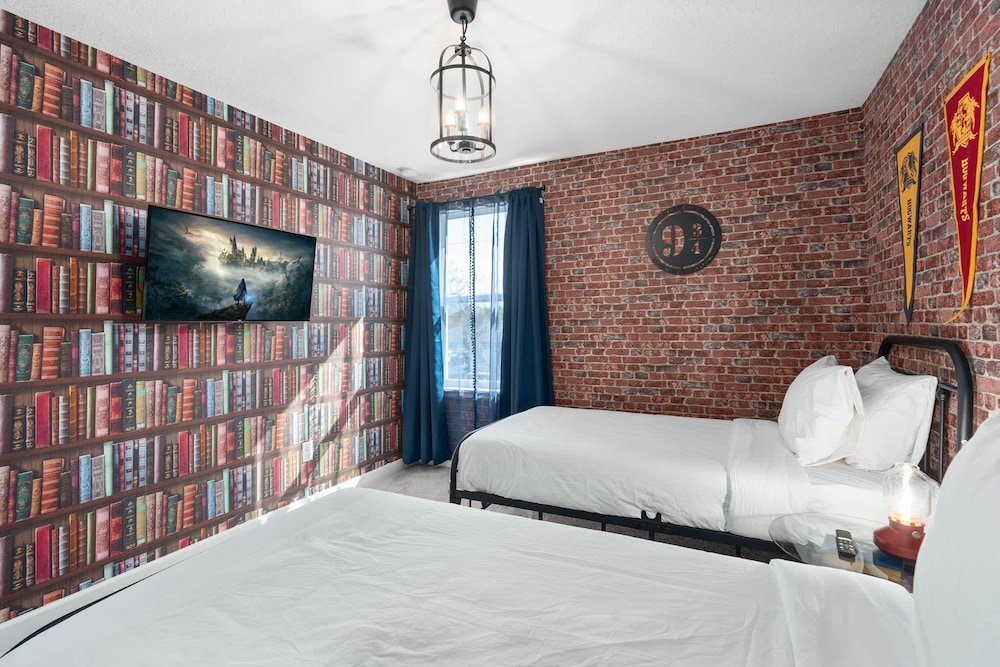 Super Close- Disney s Parks w Theme Rooms Pool