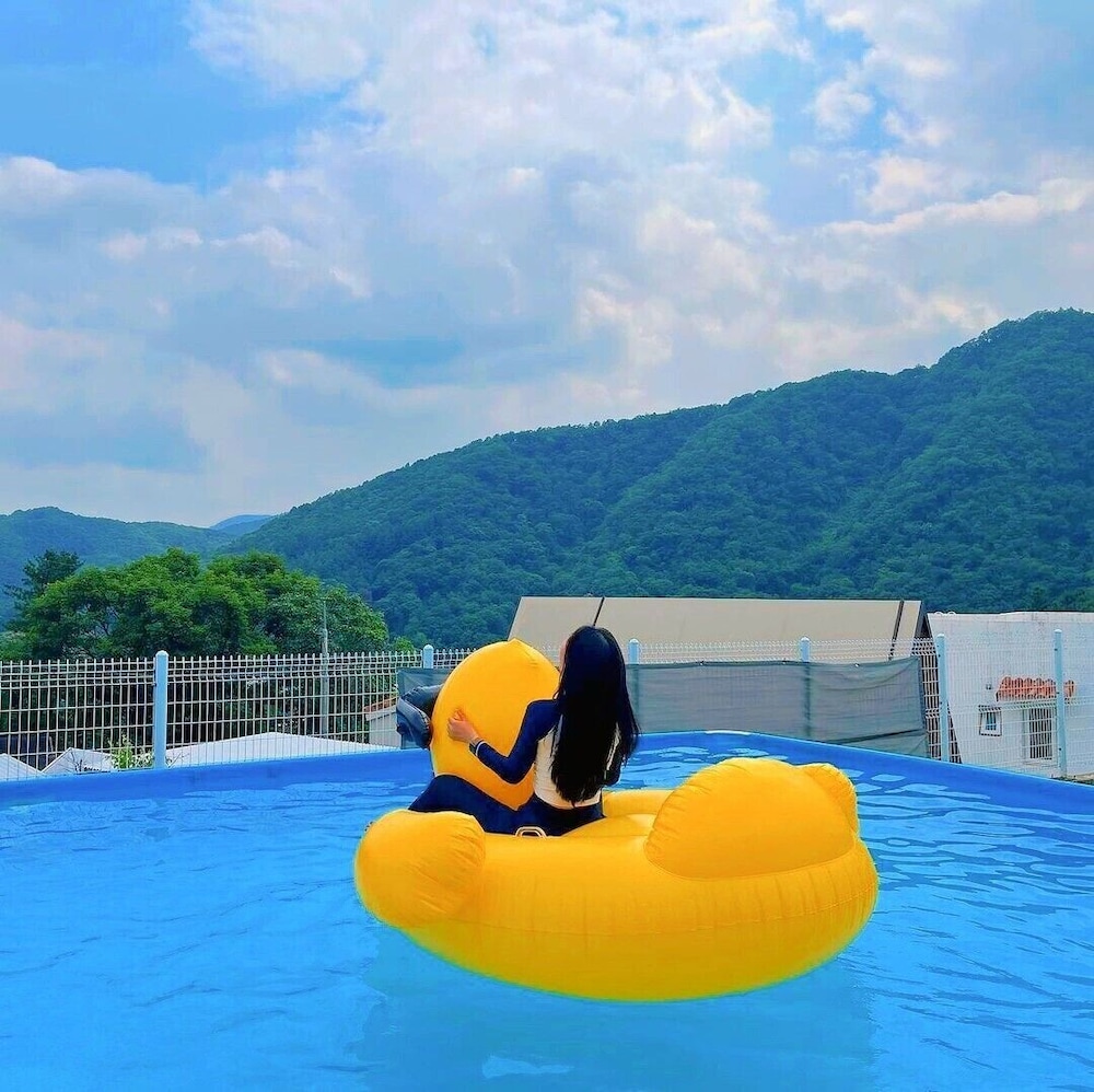 Spain Village Poolamping