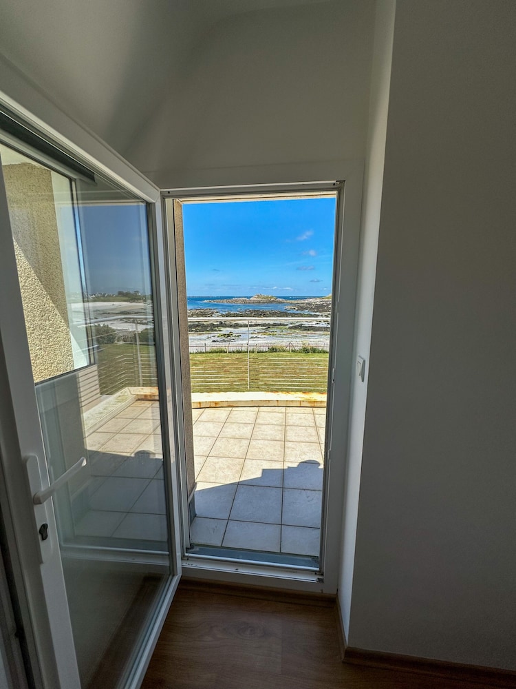 House in Ploudalmezeau With Beach Access