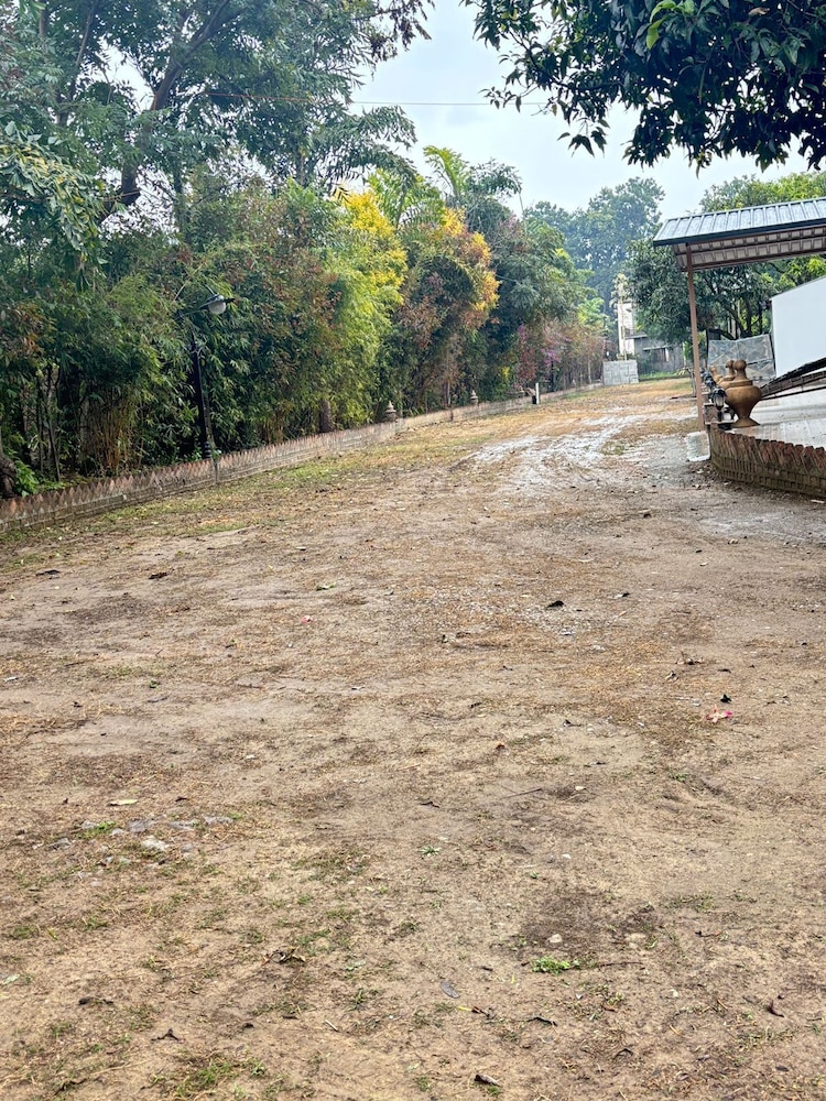 3 Acres Resort