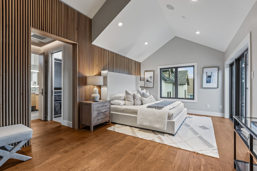 Norfolk Mountain Fantasy! 1121 5 Bedroom Home by RedAwning view 3