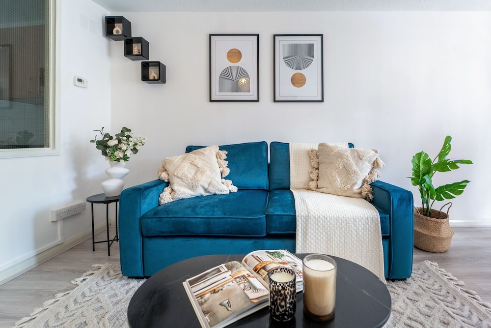 Stylish 1-Bedroom with Balcony near Soho