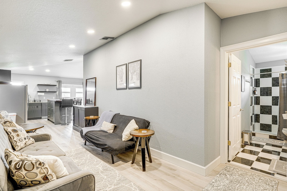 Pasture & Pond Views: Lovely Lutz Apartment