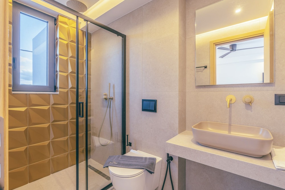 Villa Luxury Heaven - With Heated Pool