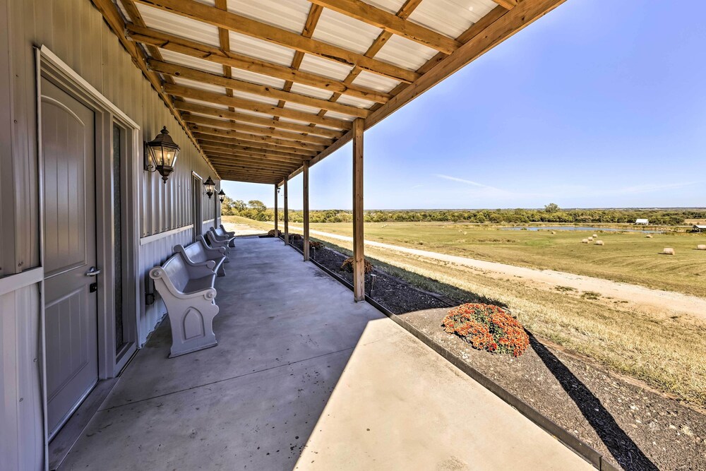 'the Vista' Retreat 30 Mi to Kansas City! - Property Image 10