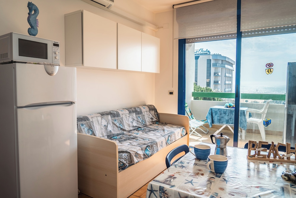 Great Apartment With Sunny Terrace in Bibione