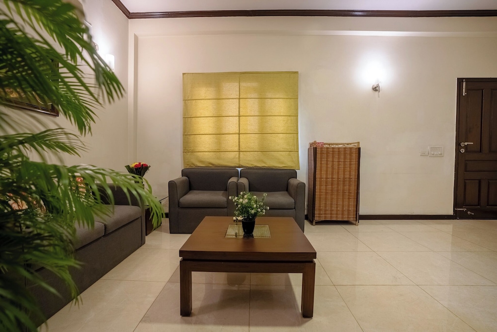 Lobby & Reception