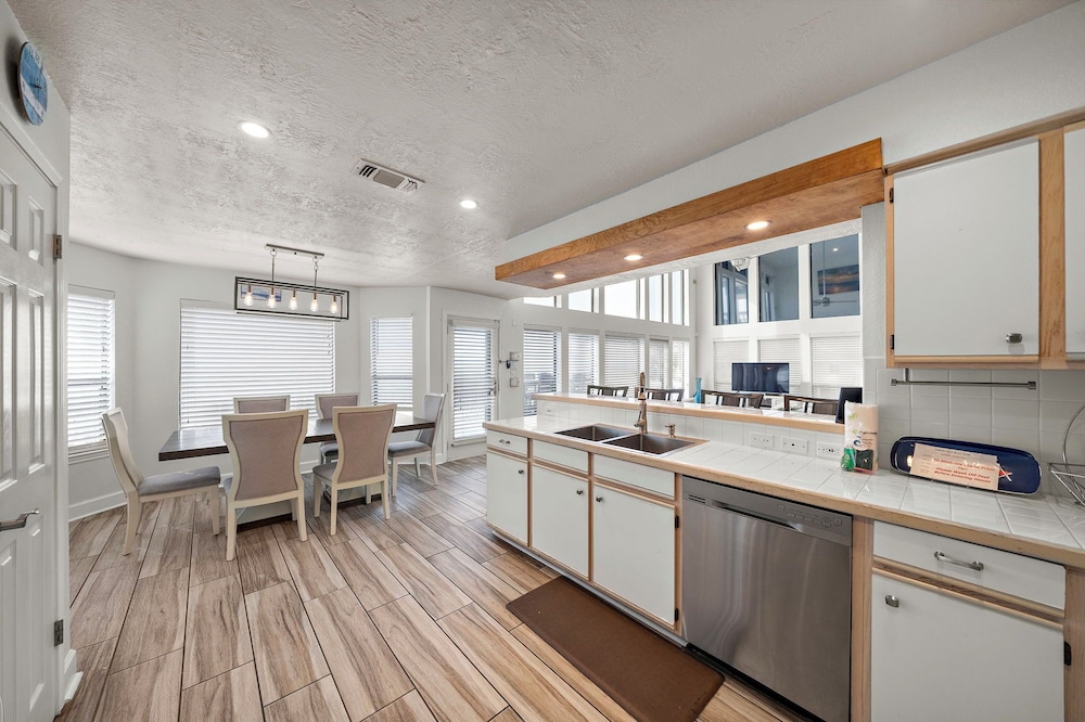 Ocean View by Ryson Vacation Rentals
