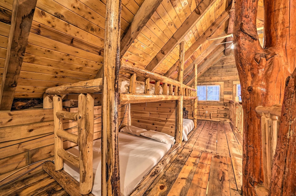 Secluded Vanderbilt Cabin, 9 Mi to Treetops! view 2