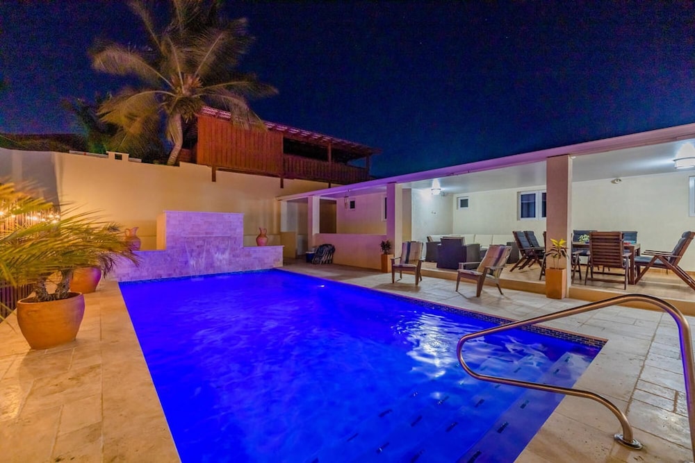 3BR Privatepool - Outdoor Dining - Great Location