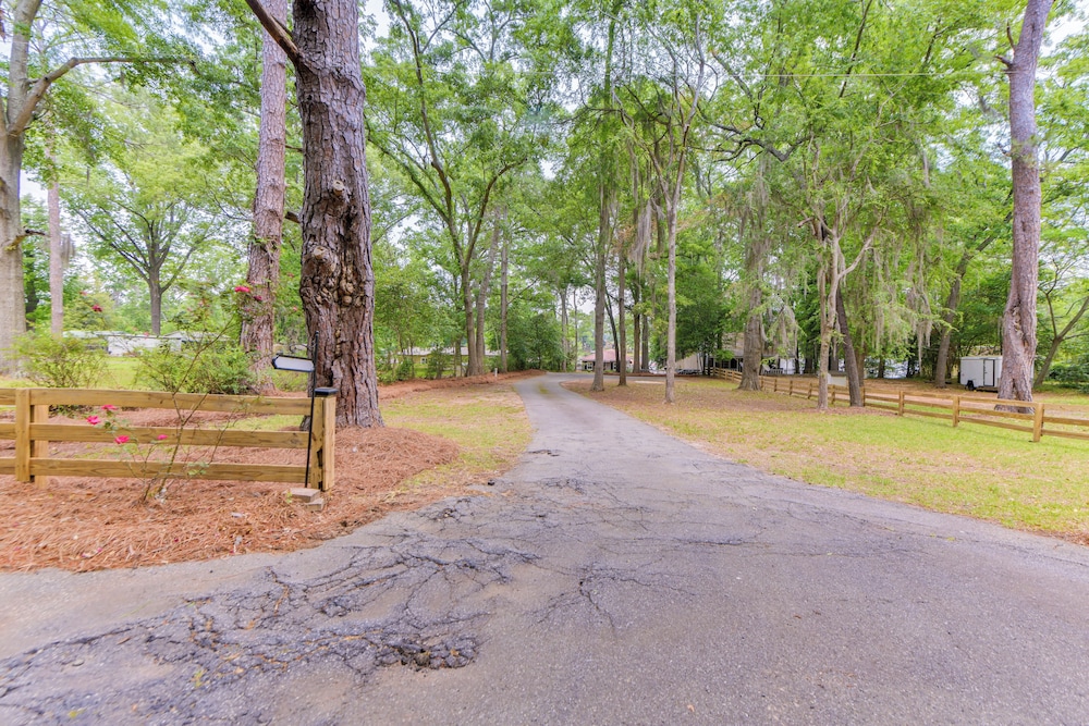 Private Dock + Porch: Lakefront Retreat in Cobb!
