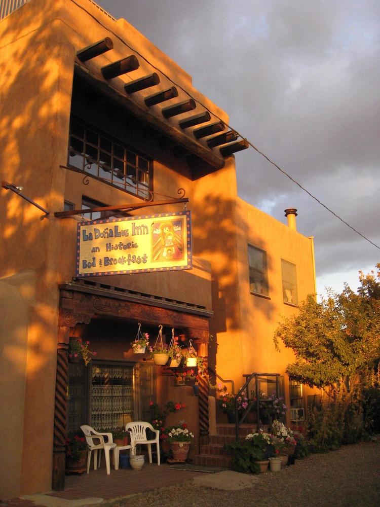 La Doña Luz Inn