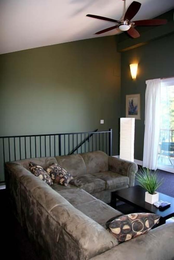 Crooked Tree Guest Suites