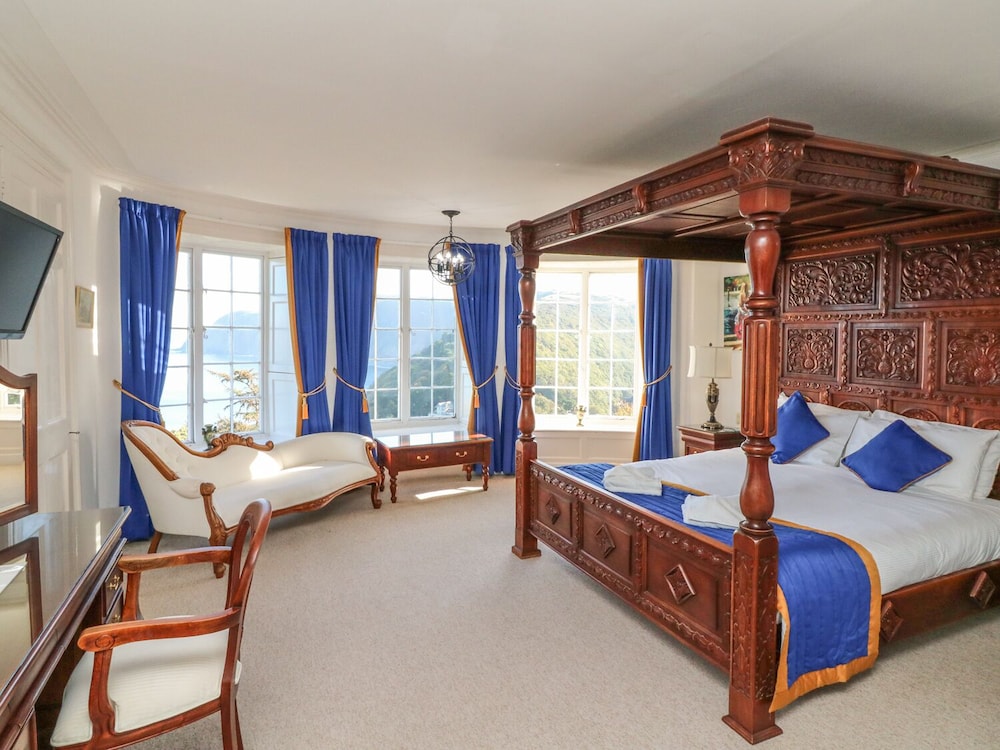 Lynton Vacations - Bayview Tower - Property Image 6