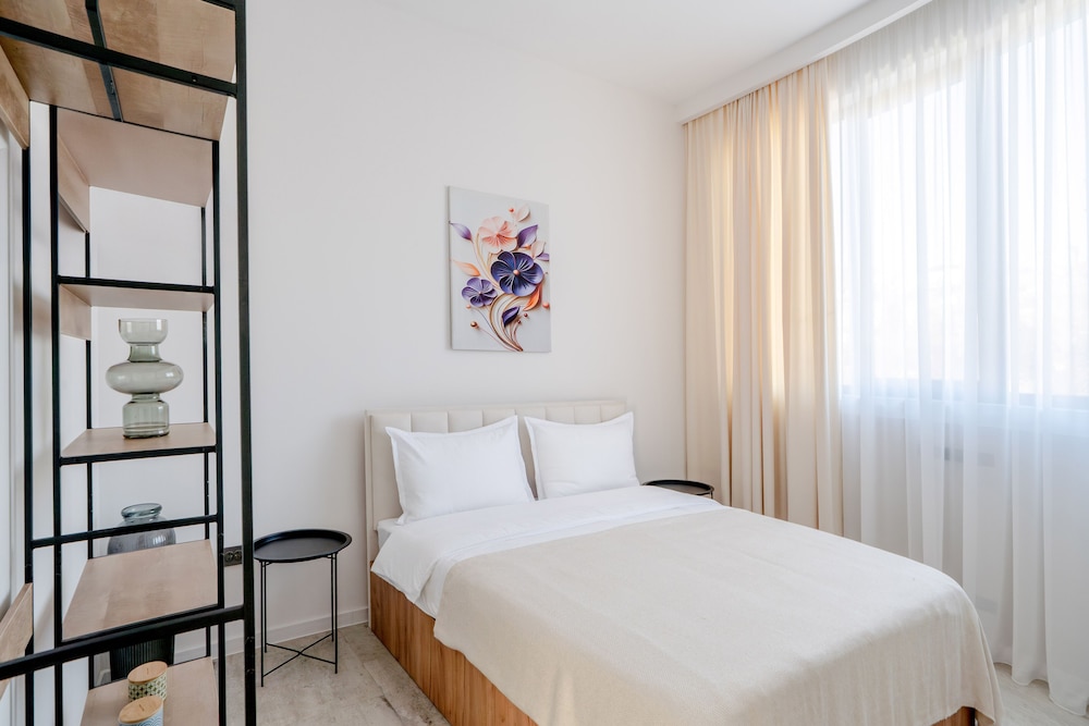 Niabi 3BDR Mansard