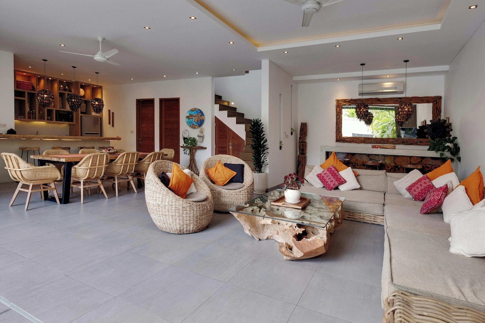 Luxury 4BR Haven, Steps to Canggu's Beach Elegance