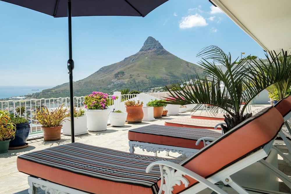 3bed With Indoor Pool and Sea Views The Sanctuary